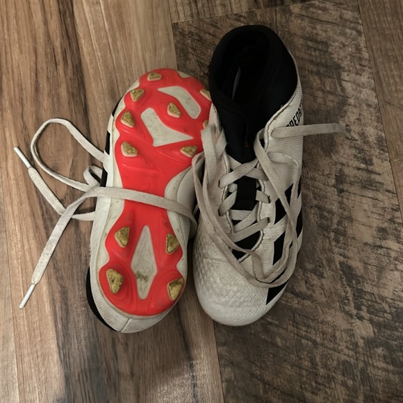 Adidas cleats size 11k - Picture 2 of 3